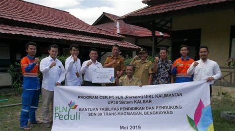 Wujudkan Kepedulian Pendidikan PLN UP3B Salurkan Bantuan Ke SD 8