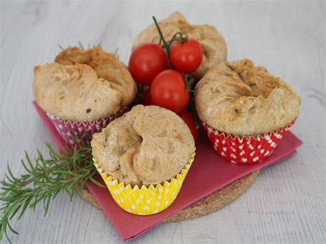 Muffin Di Focaccia Ripieni Di Mozzarella E Pomodorini Le Ricette Svelate