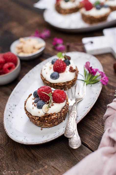 Rezept Granola Cups Mit Joghurt Topfen Creme Beeren