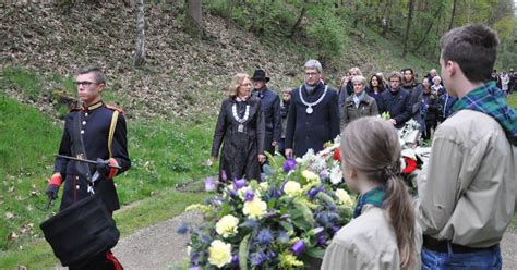 Minister Loopt Mee Met Stille Tocht Kamp Amersfoort Amersfoort Adnl