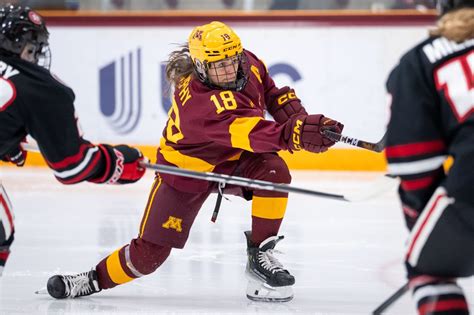 Abbey Murphy Continues To Lead As Gopher Womens Hockey Sweeps St