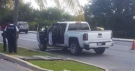 Graban ataque armado en calle de Cancún hay 3 muertos y 1 herido