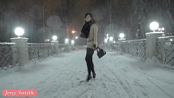Jeny Smith Desnuda En La Nieve Cayendo Caminando Por La Ciudad XVIDEOS