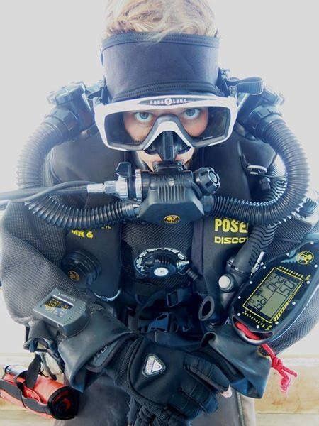 Us Navy Shows Off Helium Saving Deep Dive Suit Artofit