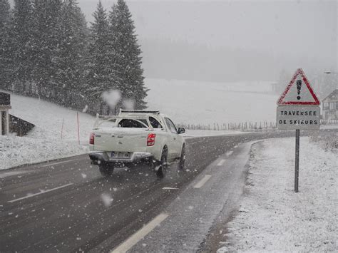 Météo Les Premiers Flocons De Neige Tombent Sur Le Haut Jura