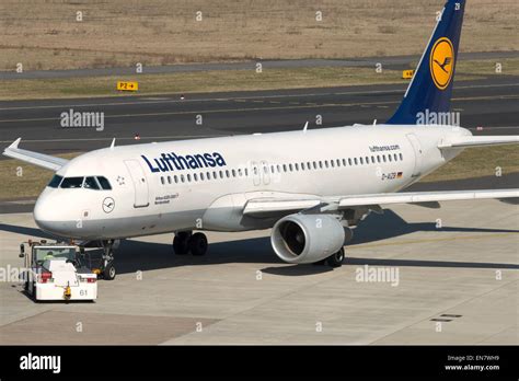 Lufthansa Airbus A320 200 Norderstedt Dusseldorf International