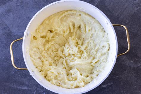 Garlic Mashed Potatoes - Momsdish