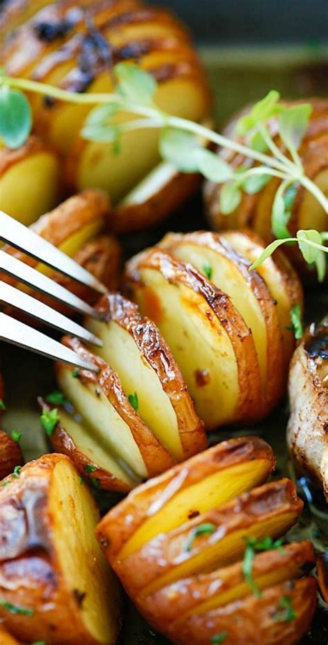 Garlic Herb Roasted Potatoes Nosh Up Recipes Vegetable Recipes Cooking Recipes