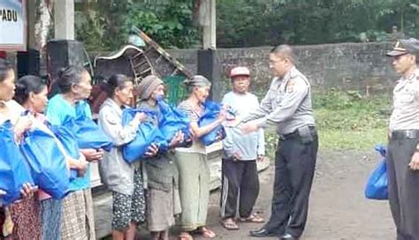 Nusabali Polsek Selat Bantu Lansia