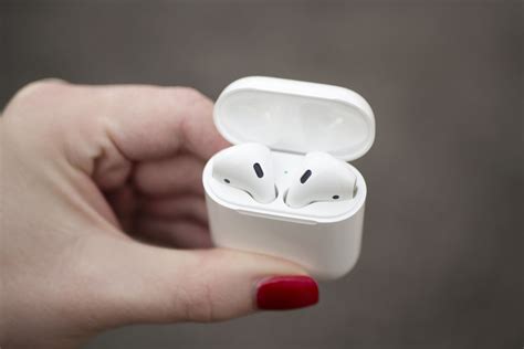 Apple AirPods Review: Sound That’s Just Okay