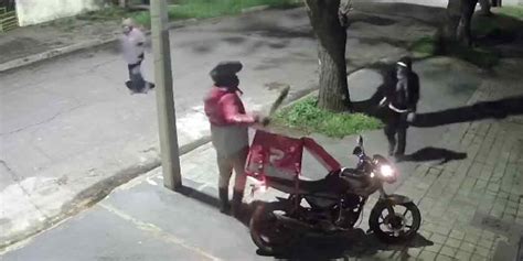 Video Con Machete En Mano Repartidor Se Defiende De Un Intento De