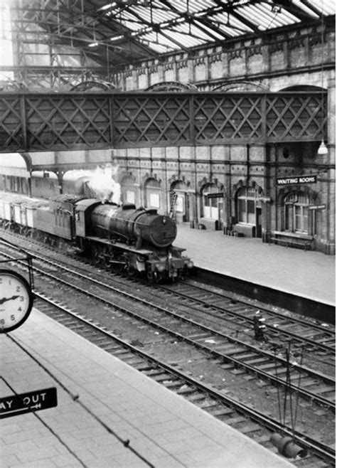 Victoria railway station interior wd steam locomotive and coal train alongside a platform – Artofit