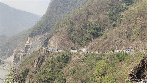 नारायणगढमुग्लिन सडक खण्डमा सुख्खा पहिरो Dhading Sanchar