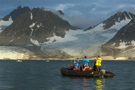 This August Svalbard photo tour will mainly focus ob searching for wildlife in the drifting ice.