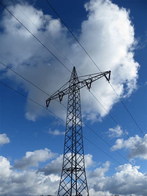 Kostenlose Foto Wolke Wind Werkzeug Linie Turm Stromleitung