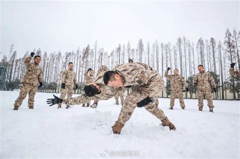 超燃！一组图带你看子弟兵雪地训练现场腾讯新闻