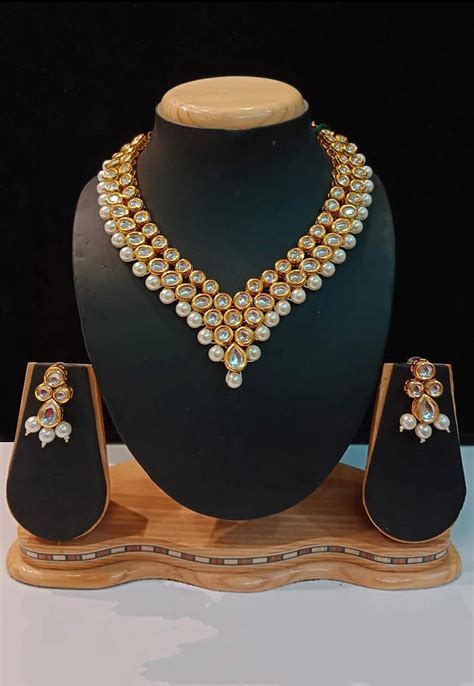 Buy Kundan Necklace Set Online JVD1826 Utsav Fashion