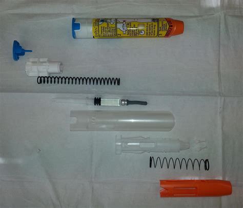 Правообладатель резко поднял цену на жизненно важное устройство EpiPen ...