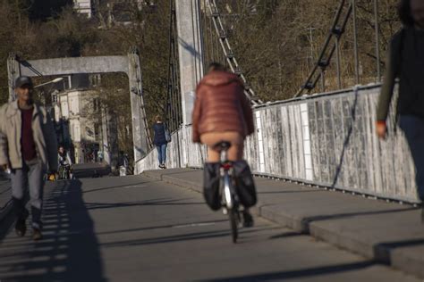 Info Tours Une Passerelle V Lo La Riche St Cyr Sur Loire Le