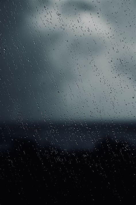 Raindrops on the Window · Free Stock Photo