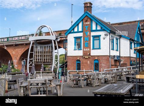 The Tyne Bar A Vibrant Pub At The Eastern End Of The Quayside