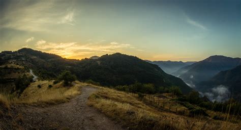 Sunrise Near The Village Called Borovo Located Pretty Clo Flickr