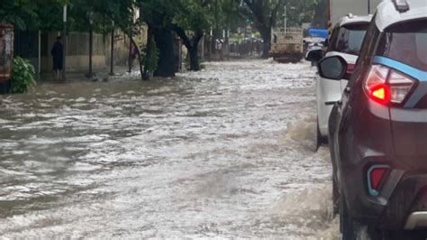 Mumbai Rains 300 Mm Of Rainfall In Just 6 Hours Cancels 50 Flights