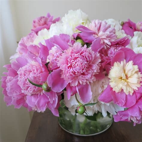 June flowers Toronto; cool June bouquets from GeniusLoci Fine Flowers ...