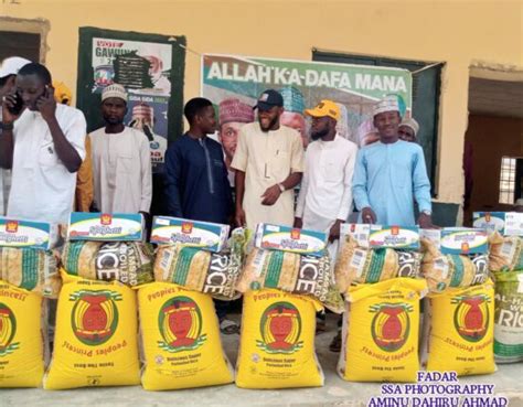 Kano Gandujes Aide Distributes Food Items To Apc Members Solacebase