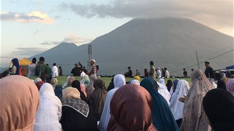 Sholat Ied With Best View Basecamp Mt Sumbing Youtube