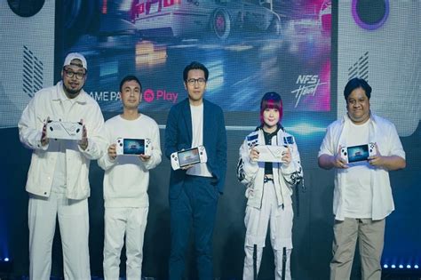 Resmi Hadir Di Indonesia Gamers Antusias Mengantre Untuk Dapatkan Rog