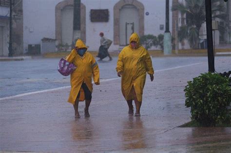 Prevén Lluvias Intensas A Torrenciales En México Debido A La Presencia De Ciclones Tropicales