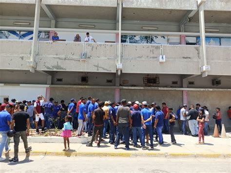 Transportistas De La L Nea El Morro Protestan Por Invasi N De Su Ruta