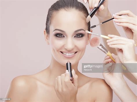 Beauty Benefits of Visiting a Makeup Parlour - Global eMagazine