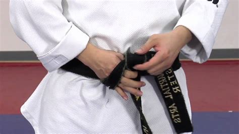 How To Tie Your Tae Kwon Do Belt Dee Youtube