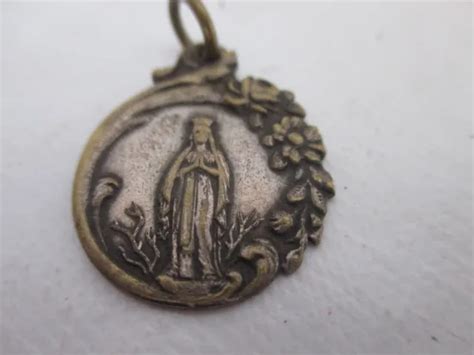 ANCIENNE MÉDAILLE RELIGIEUSE Souvenir de ND de Lourdes H 20 mm 2 56 gr