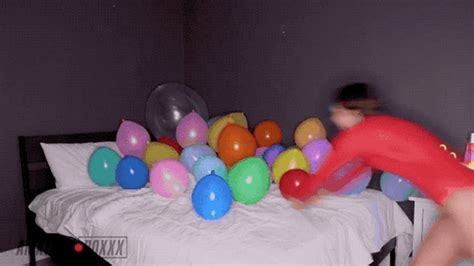 18 Yr Old Natalie Plays With Ballons In Red Leotard 720p WMV Amateur Boxxx Clips4sale