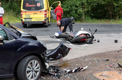 Tödlicher Unfall Motorradfahrer stirbt nach Zusammenprall