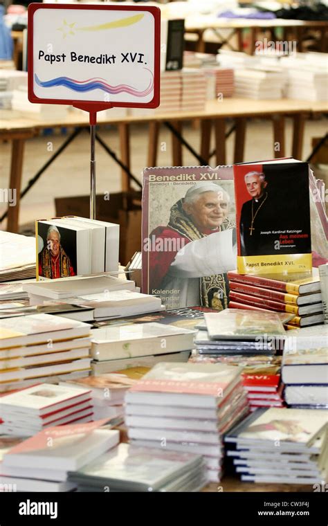 Books by Pope Benedict XVI Stock Photo - Alamy