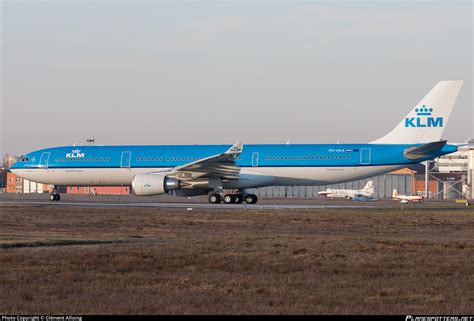 PH AKA KLM Royal Dutch Airlines Airbus A330 303 Photo by Clément