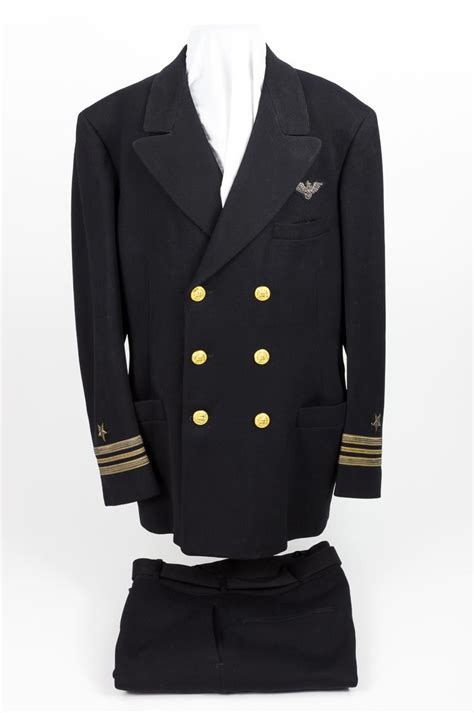 Lot - U.S. NAVAL AVIATOR'S DRESS UNIFORM