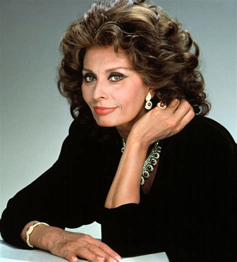 Sophia Loren e i suoi 88 anni: le regole di bellezza e di vita che la