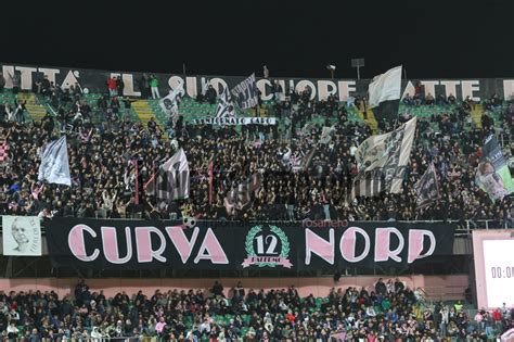 Serie B tifoserie più presenti allo stadio Palermo ancora primo La