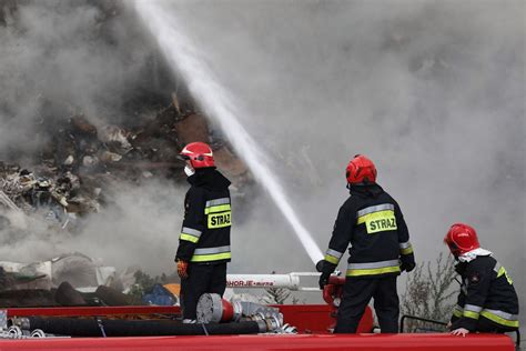 Koszar Wka Po Ar Wysypiska Mieci Na Podlasiu