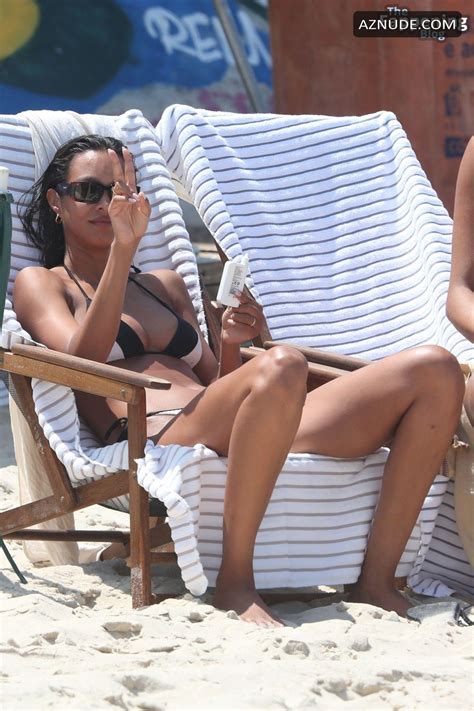 Lais Ribeiro Sexy Spotted Showing Off Her Amazing Body Wearing A Hot Bikini At The Beach In