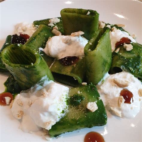 Paccheri In Crema Di Cime Di Rapa E Acciughe Con Stracciatella Di