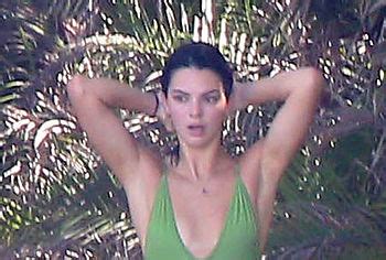 Khloe Kardashian Kendall Jenner In A Sexy Bikini PlayCelebs Net