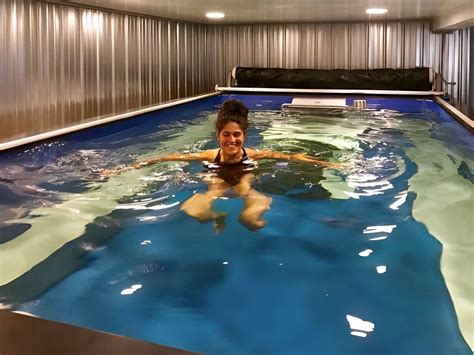 Aquatic Therapy for Hip Pain | Hip Pain Therapy Pool