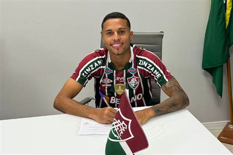 Fluminense Prorroga Contrato De Alexsander At O Fim De