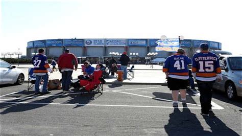 End of an Era: Islanders play last regular season game at Nassau ...